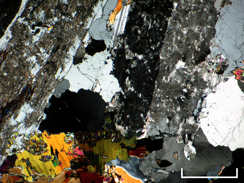 L100_thin_section_xpl.jpg